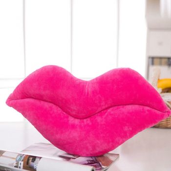 Декоративная подушка в форме губ
